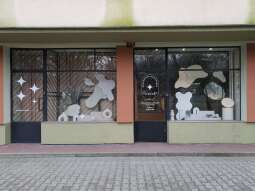 złotnik_fot m. szymczyk-karnasiewicz.jpg-szyldy w Nowej Hucie