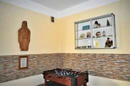 18-1bpjsa9gbrxe99ap.jpg-Hol główny