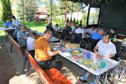 nasz ogród dodać2z.jpg-Ogród - DPS, ul. Nowaczyńskiego 1