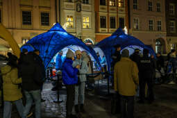 20241213-bsk_6621.jpg-Przedświąteczny karp dla Krakowa - Mały Rynek