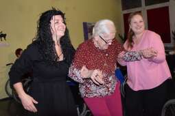 andrzejkowe igraszki (10).jpg-Andrzejkowe igraszki - 27 listopada 2024