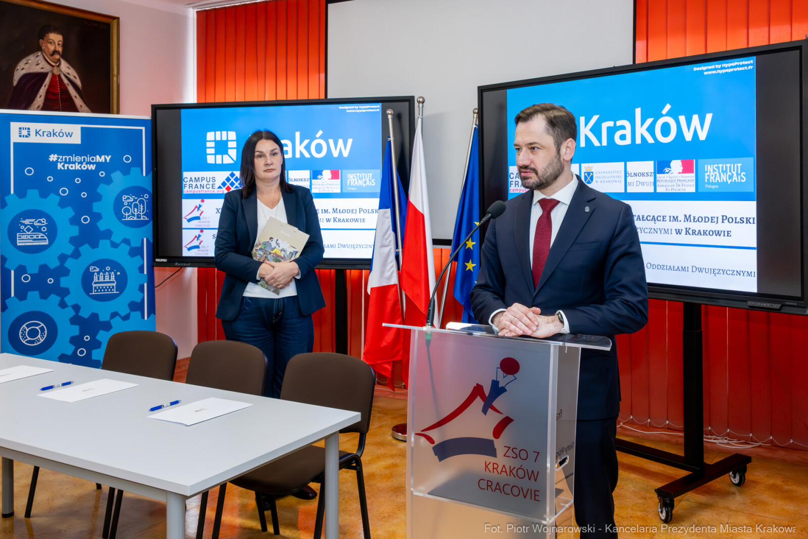 PW_710_ 004_fot. Piotr Wojnarowski.jpg-Miszalski, umowa, podpisanie, Bronowice, ZSO nr 7, zdjęcia  Autor: Piotr Wojnarowski