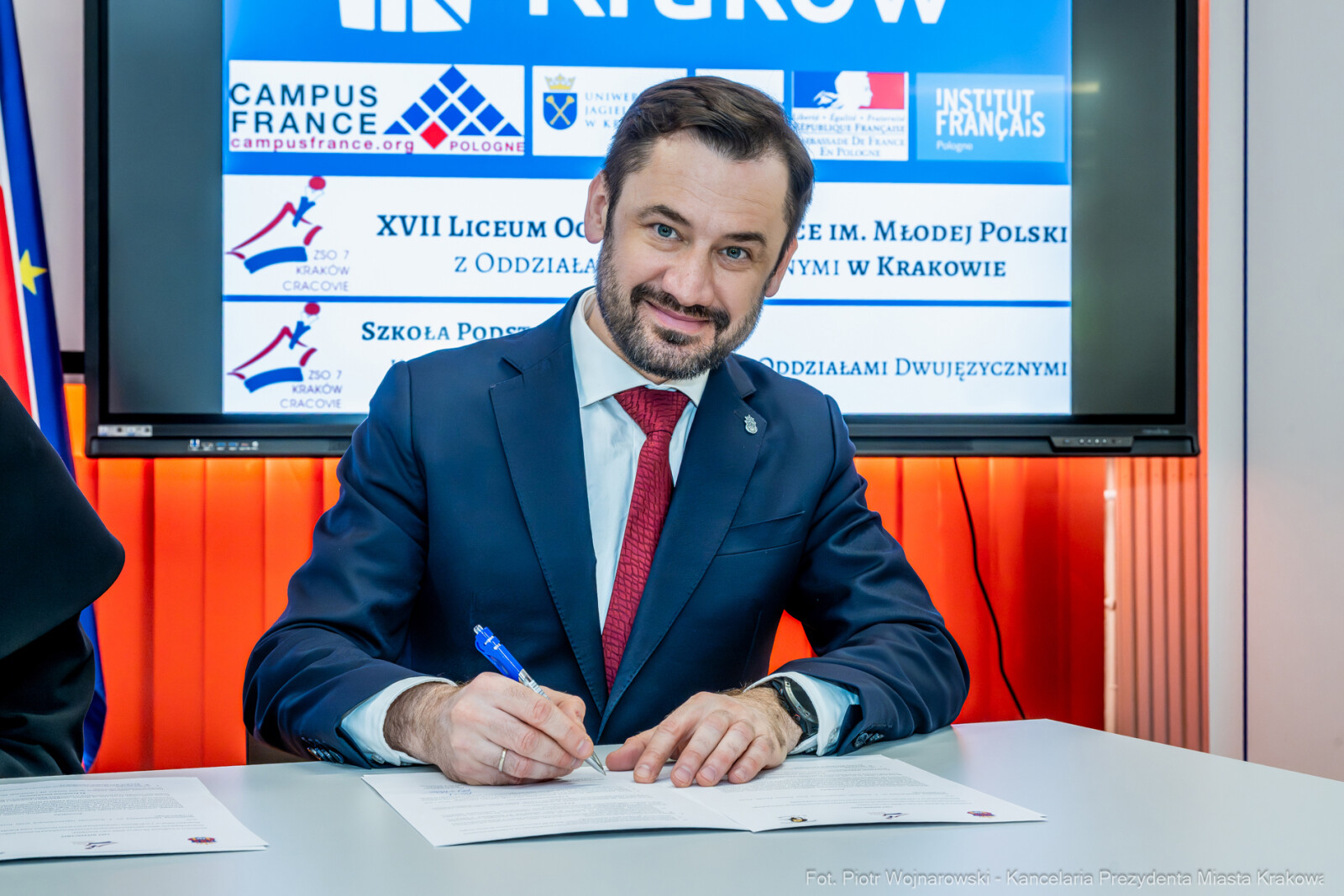 PW_710_ 012_fot. Piotr Wojnarowski.jpg-Miszalski, umowa, podpisanie, Bronowice, ZSO nr 7, zdjęcia  Autor: Piotr Wojnarowski