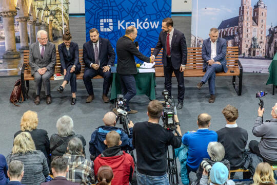 0S4A1492.jpg-Ławka Dialogu, Zdjęcia, Kraków, Miszalski
