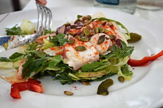 Od najbliższego poniedziałku otwarte restauracje, bary i kawiarnie