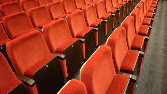 Większa nagroda dla teatrów