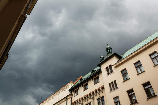 Ostrzeżenie hydrologiczne: burze z gradem, możliwe podtopienia