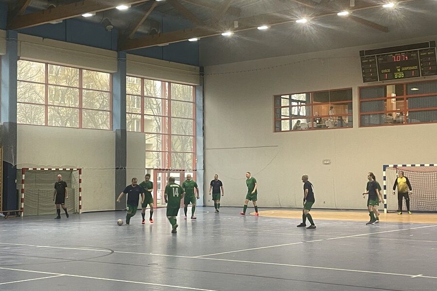 Uczestnicy podczas meczu