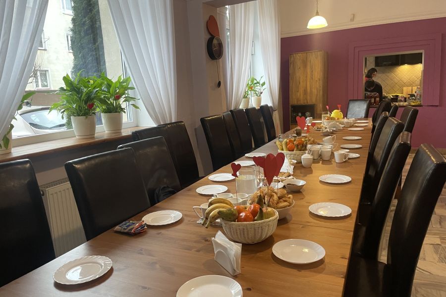 Poczęstunek podczas zabawy karnawałowej. 