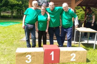 Drużyna ŚDS „Vita” biorąca udział w Turnieju Gier Podwórkowych