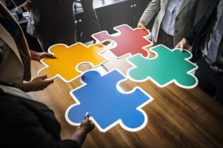 Grafika przedstawia logo kultura i dziedzicwto narodowe.