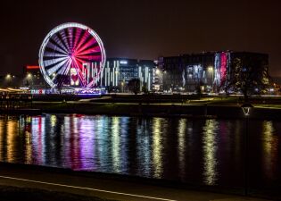 Noc, Bulwary Wiślane, Ludwinów, światła nocy, koło widokowe