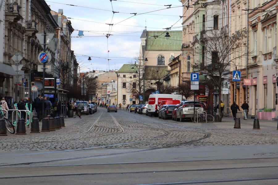 Skrzyżowanie przy Teatrze Bagatela